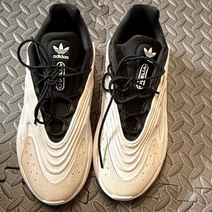 Adidas ozelia Cream and Black Sneakers 9.5